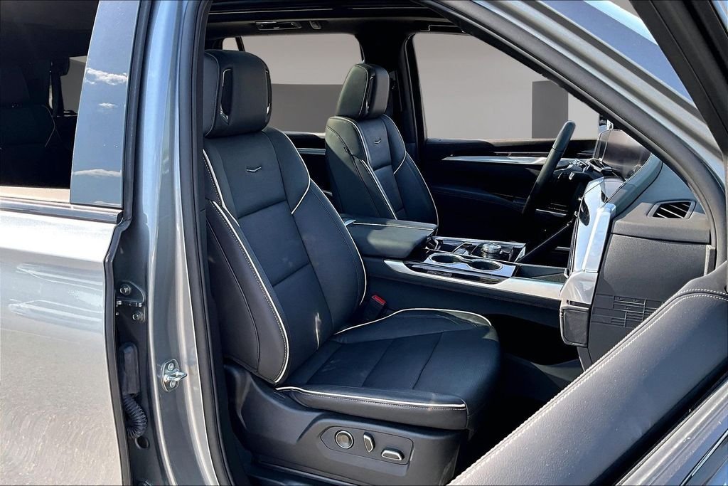 Used 2026 Silver Cadillac Sport image 7