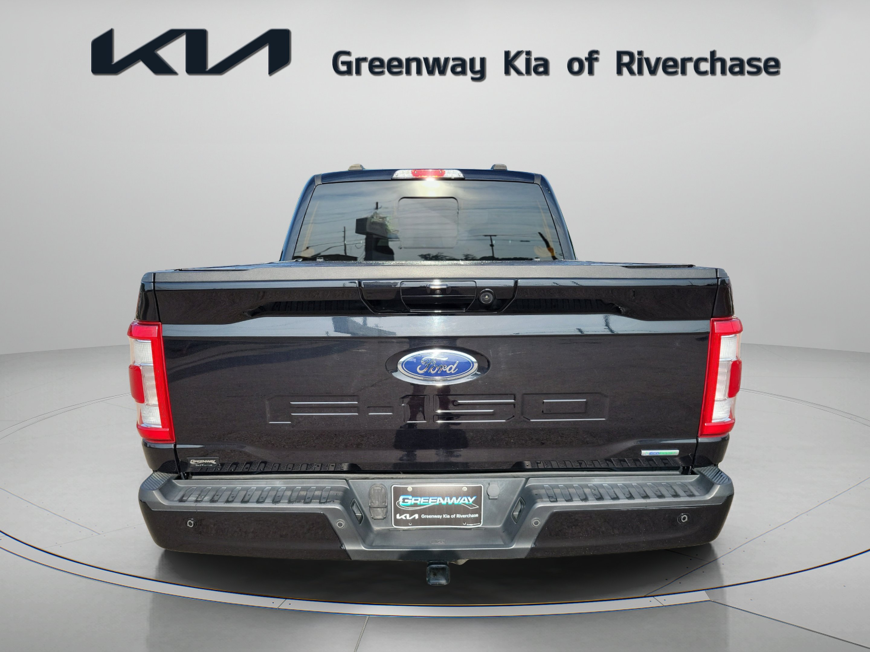 Used 2022 Black Metallic Ford Lariat image 5
