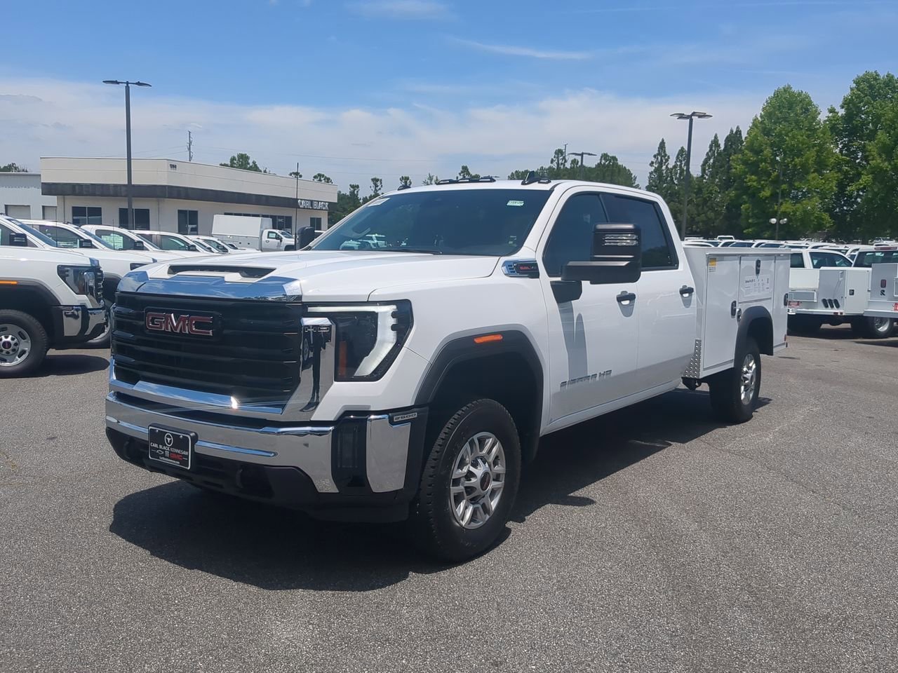 New 2026 Summit White GMC Pro image 4