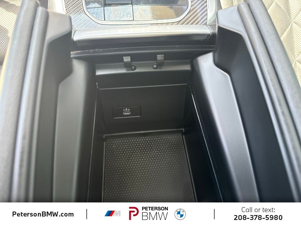 Used 2024 Alpine White BMW M60i image 37