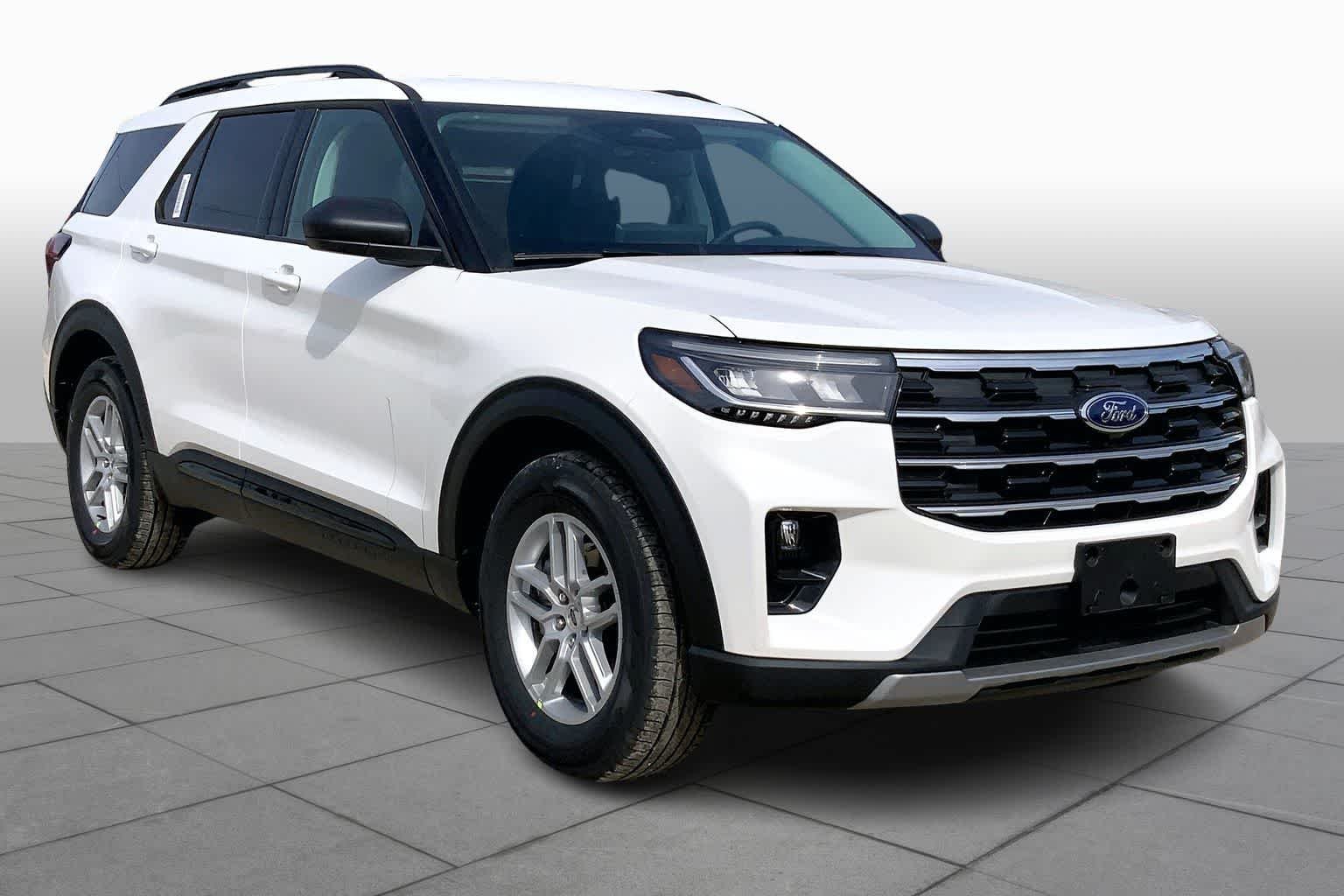 New 2026 Star White Metallic Tri-Coat Ford Active image 2