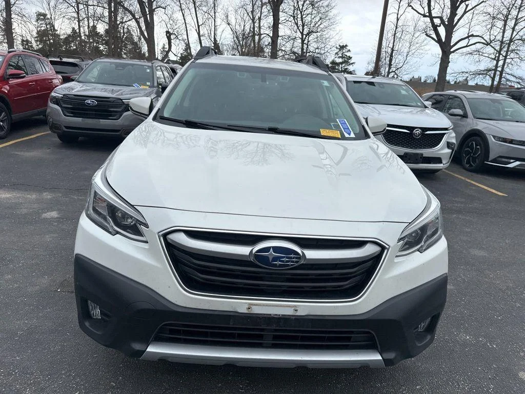 Used 2021 Crystal White Pearl Subaru Limited image 3