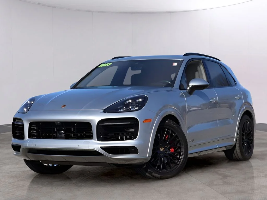 2023 Porsche Cayenne GTS's photo