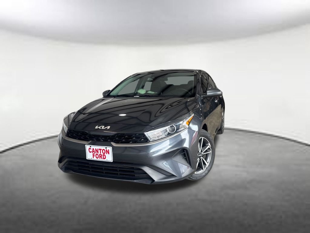2023 Kia Forte LXS AT's photo