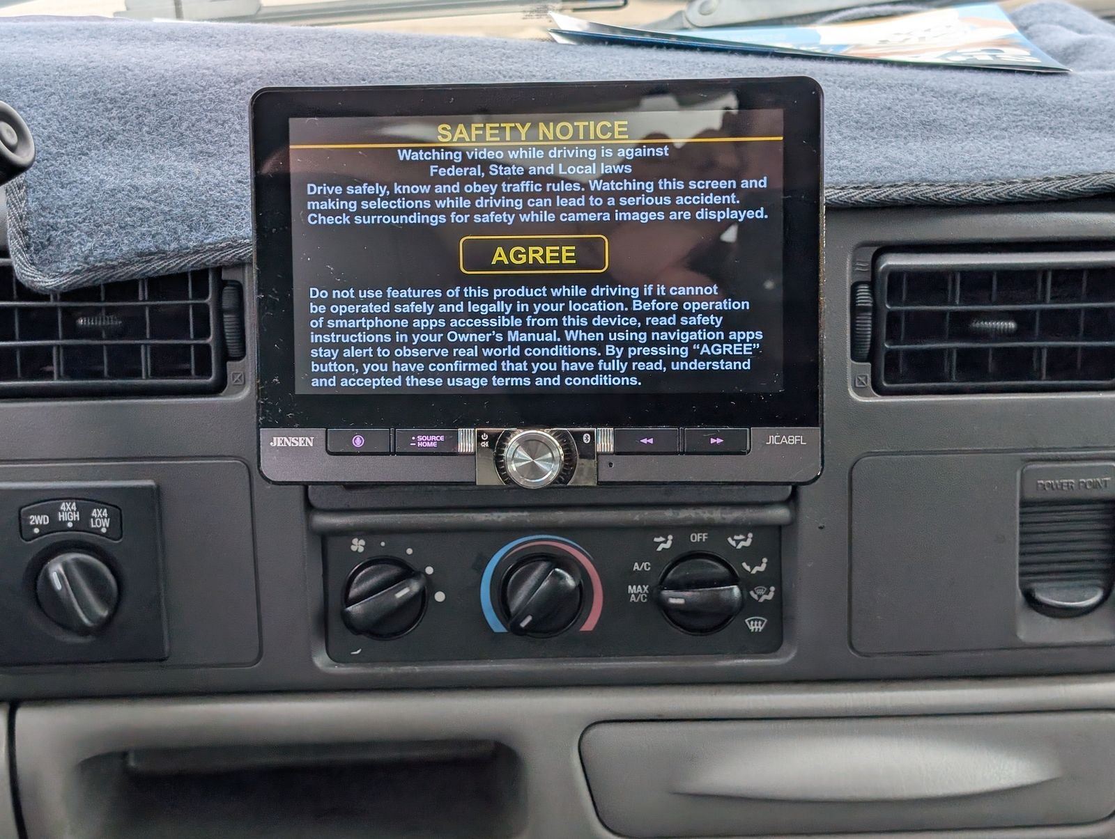 Used 1999 Green Ford XL image 15