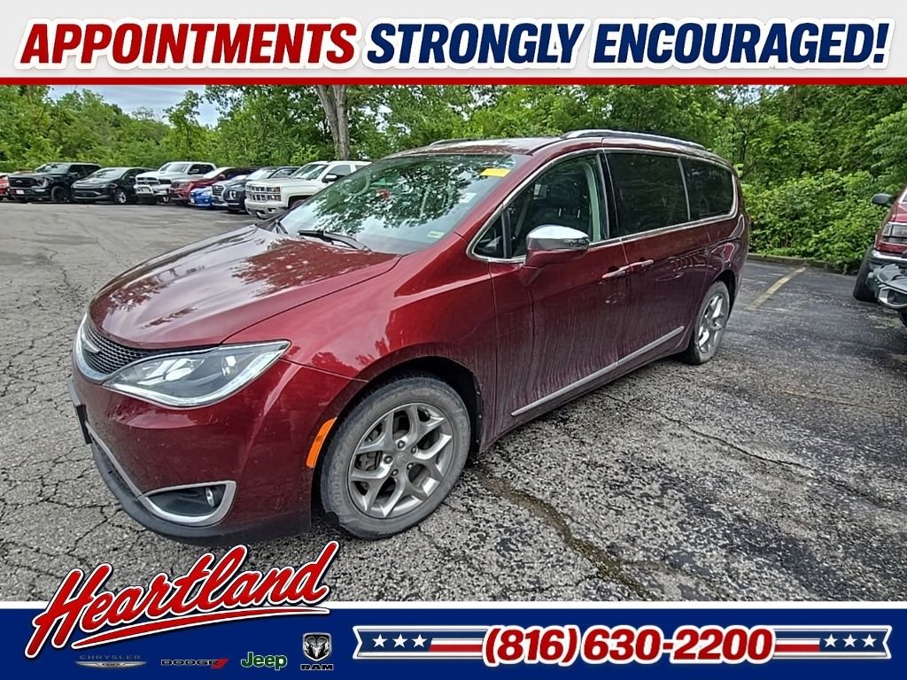 Used 2018 Chrysler Pacifica Limited with VIN 2C4RC1GG4JR314393 for sale in Kansas City