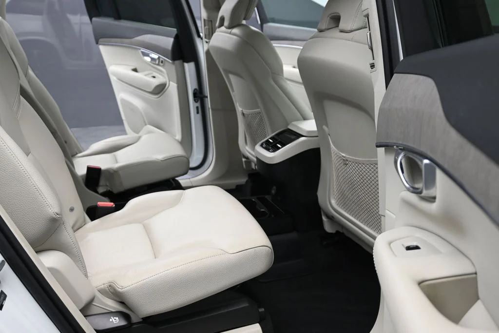 Certified Used 2024 Crystal White Volvo Plus image 20