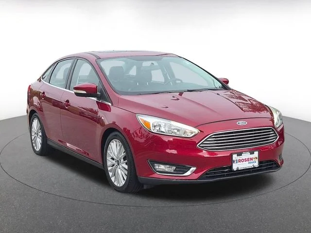 Used 2015 Red Ford Titanium image 1