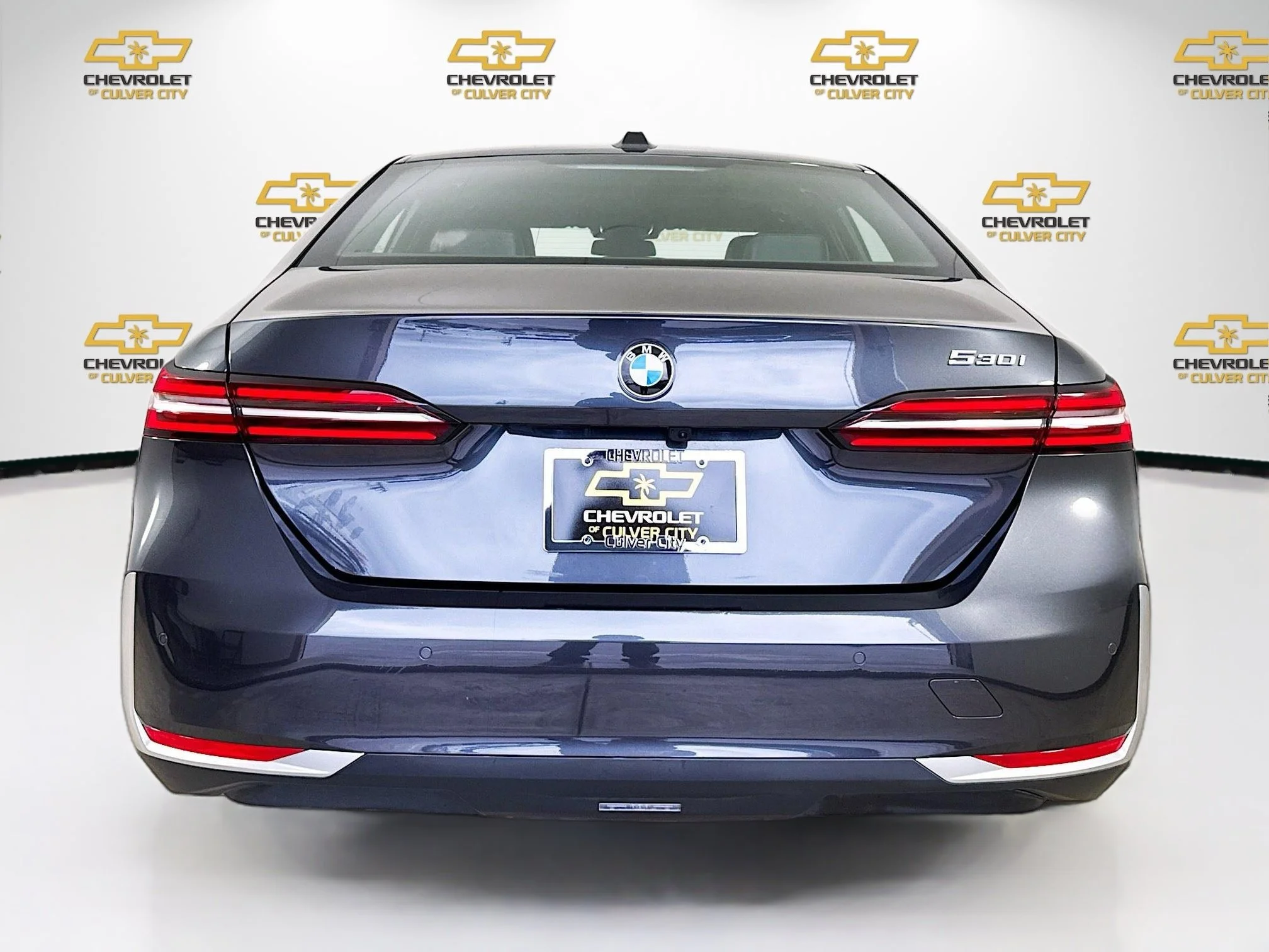Used 2024 Gray BMW 530i image 5
