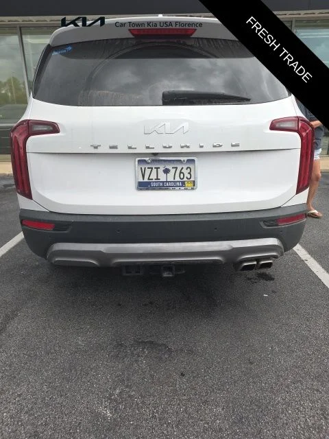 Certified Used 2022 White Kia EX image 3