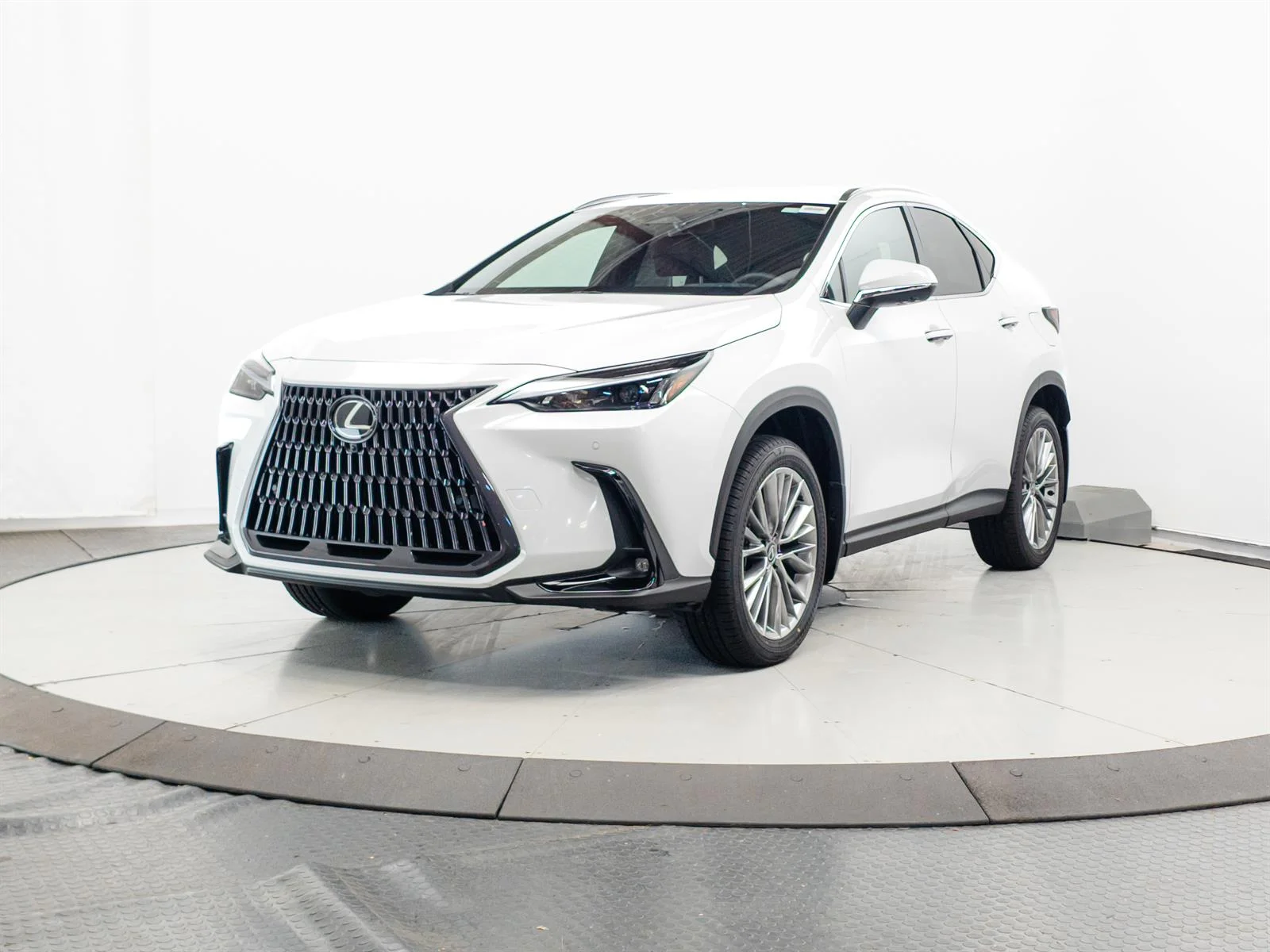 New 2026 Ultra White (083) Lexus Premium image 3