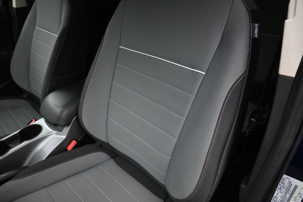Used 2015 Blue Ford SE image 19