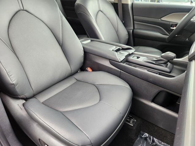 Used 2025 Black Toyota XLE image 20