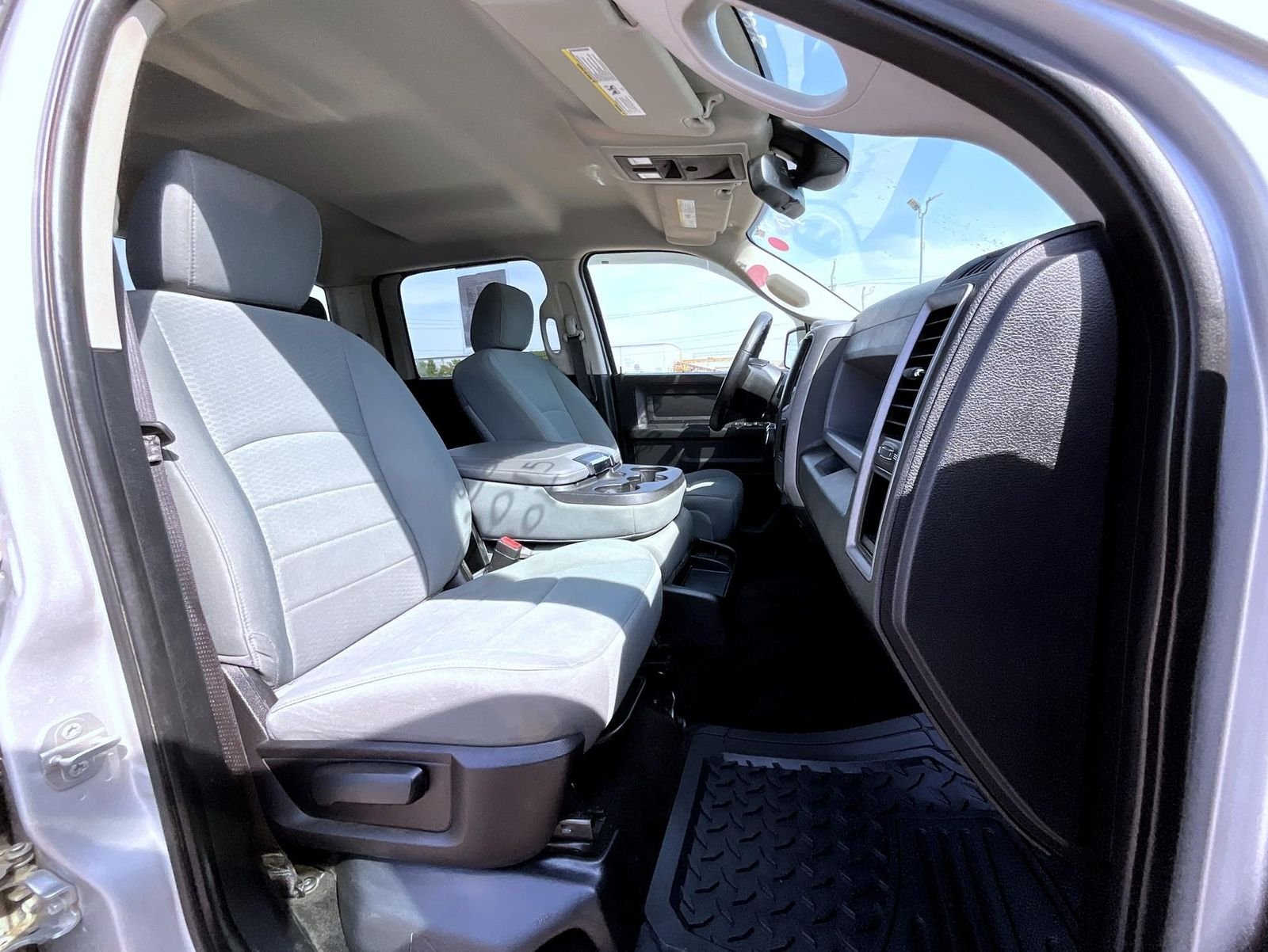 Used 2015 Silver Ram Express image 17