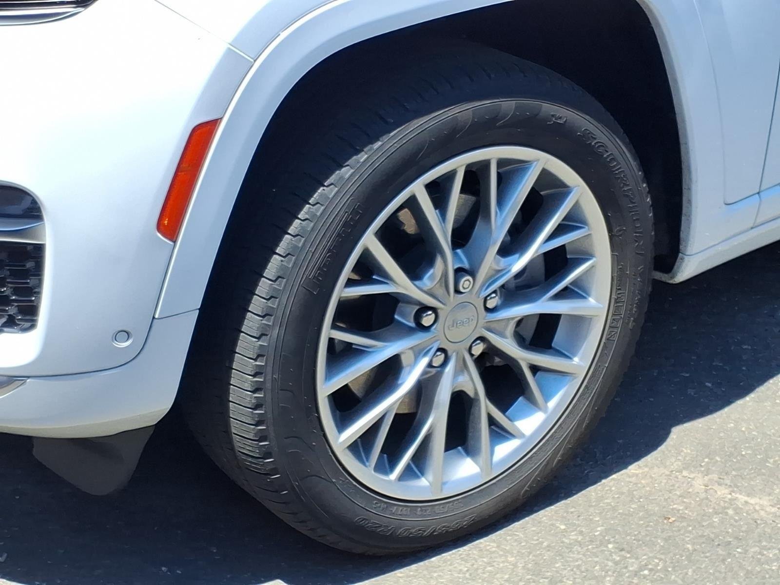 Used 2023 Bright White Clearcoat Jeep Summit image 3