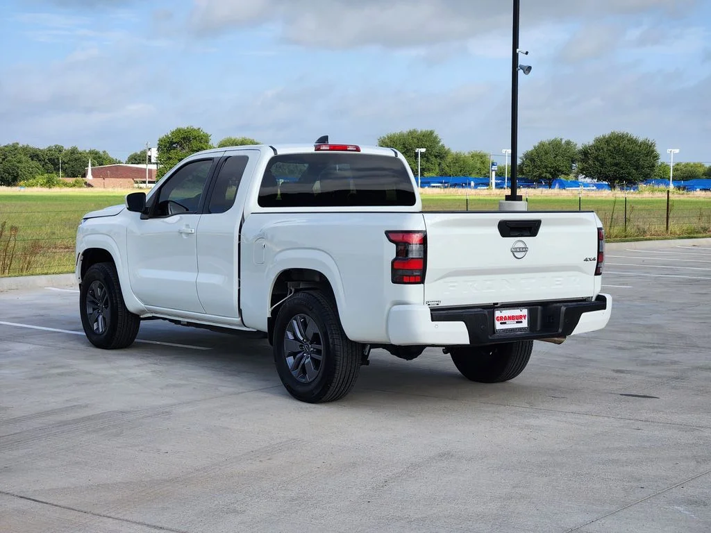 Used 2025 White Nissan SV image 4