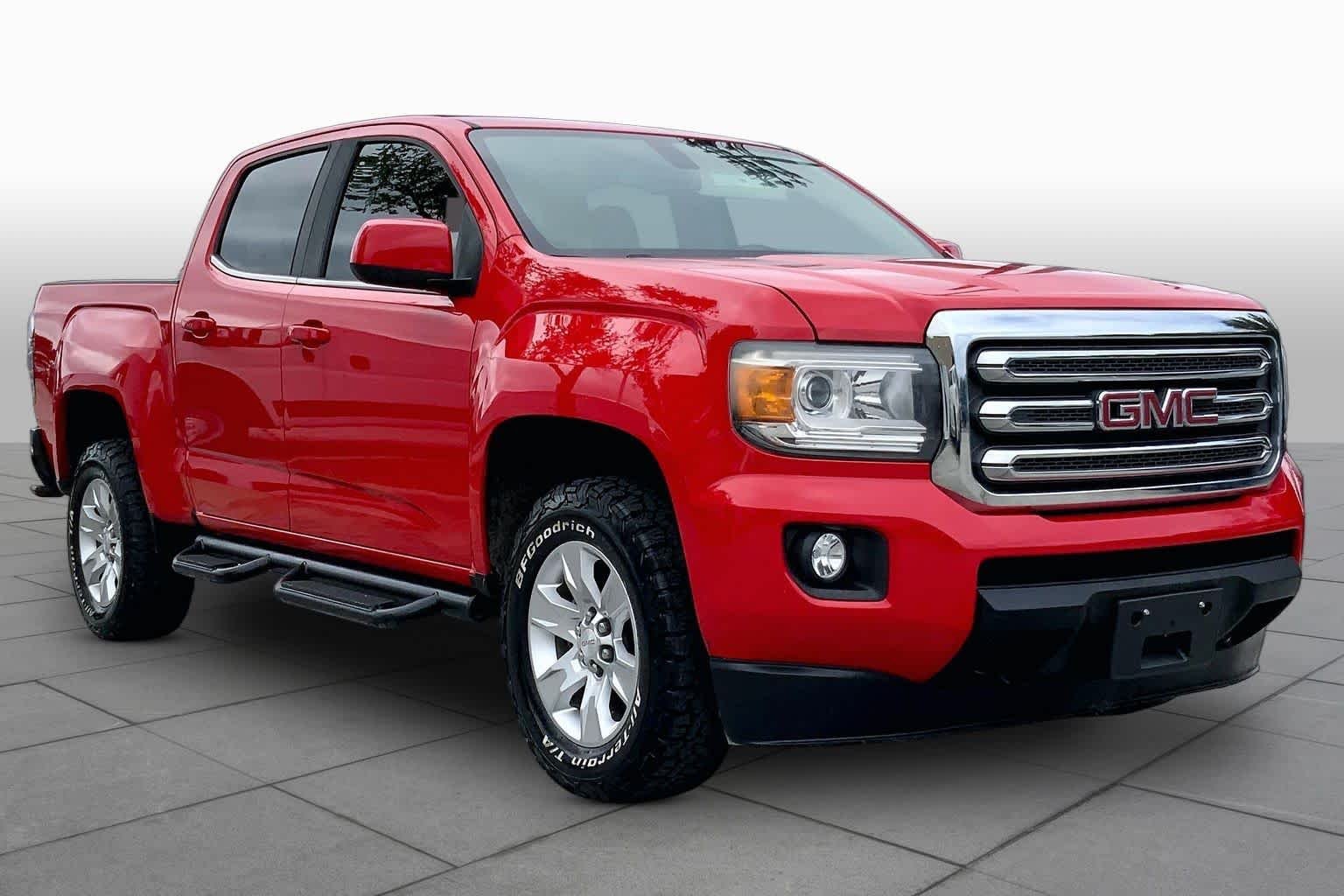 Used 2017 Cardinal Red GMC 4WD SLE image 3