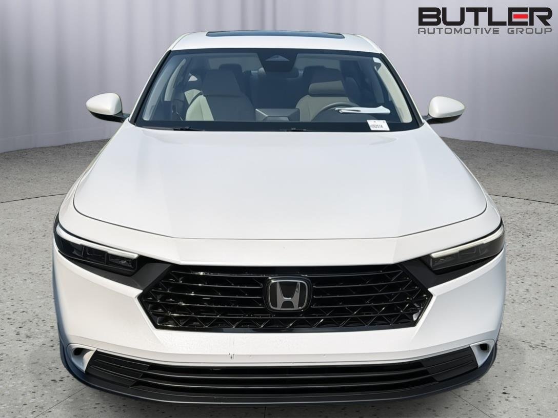 Used 2023 Platinum White Pearl Honda EX image 9