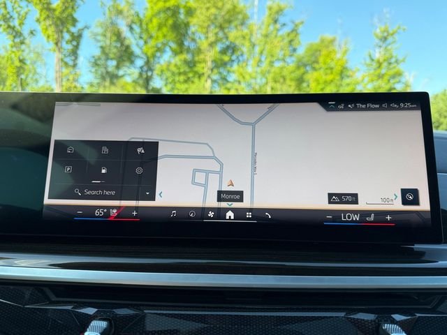 Used 2024 White BMW xDrive40i image 28