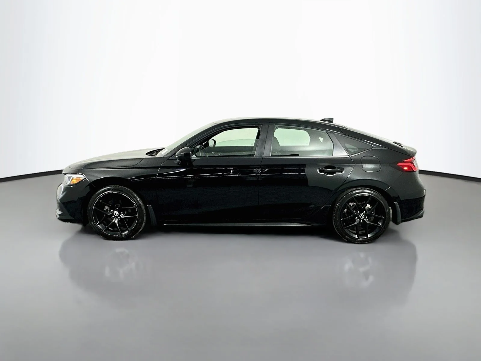 Used 2024  Honda Sport image 4