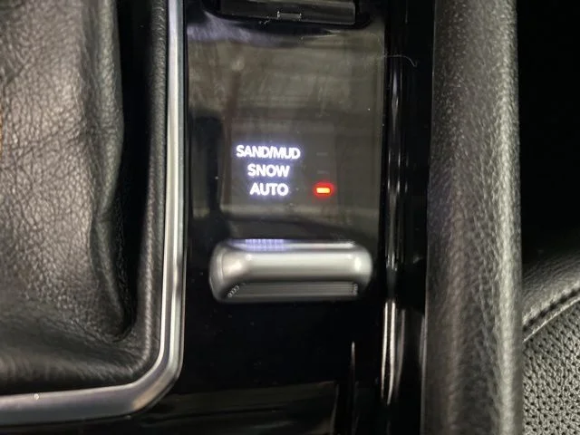 Used 2022 White Jeep Limited image 14