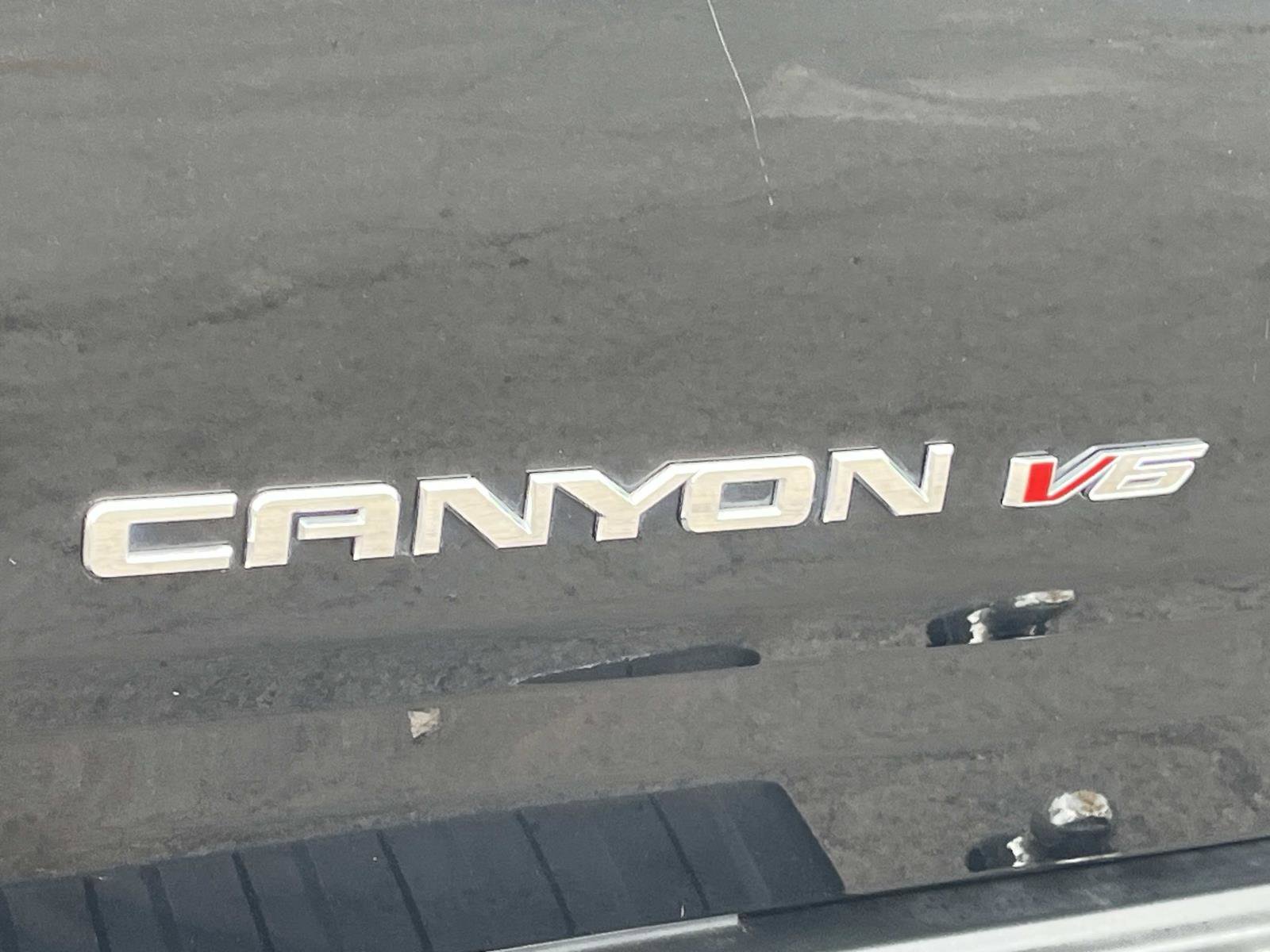 Used 2019 Onyx Black GMC 2WD SLE image 5