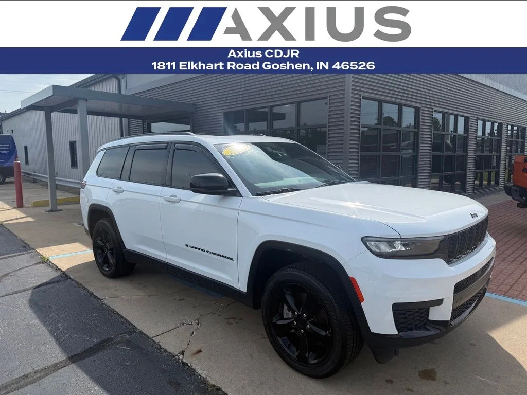 Used 2023 White Jeep Altitude image 1