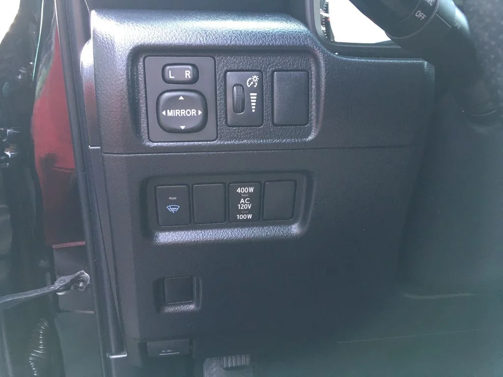 Used 2018 Black Toyota SR5 image 17