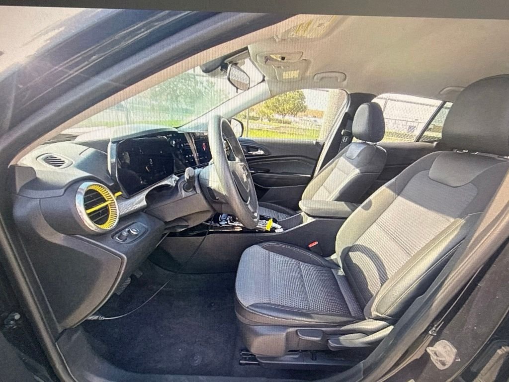 Used 2025 Black Chevrolet LT image 5