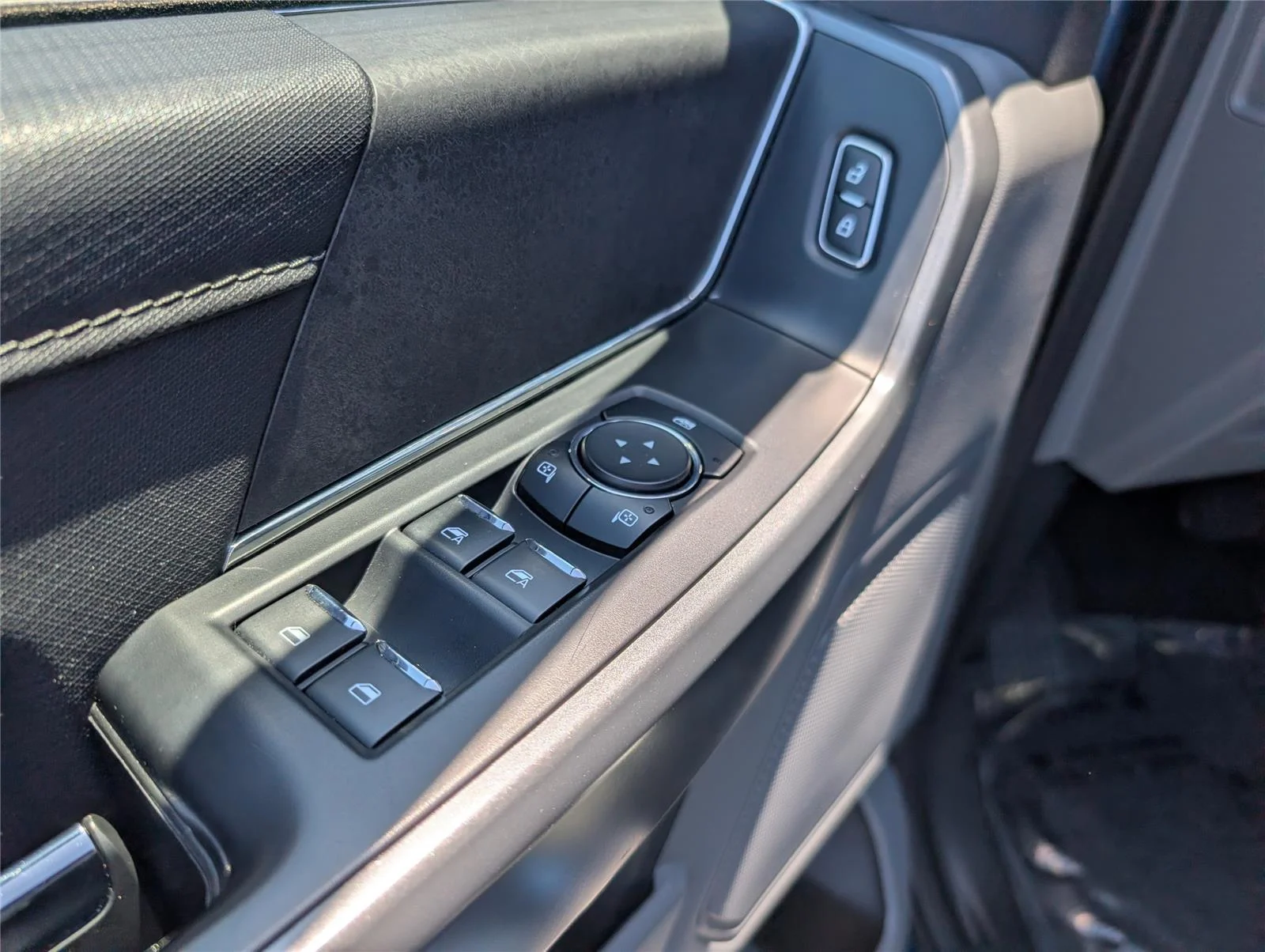 Used 2024 Oxford White Ford XLT image 9