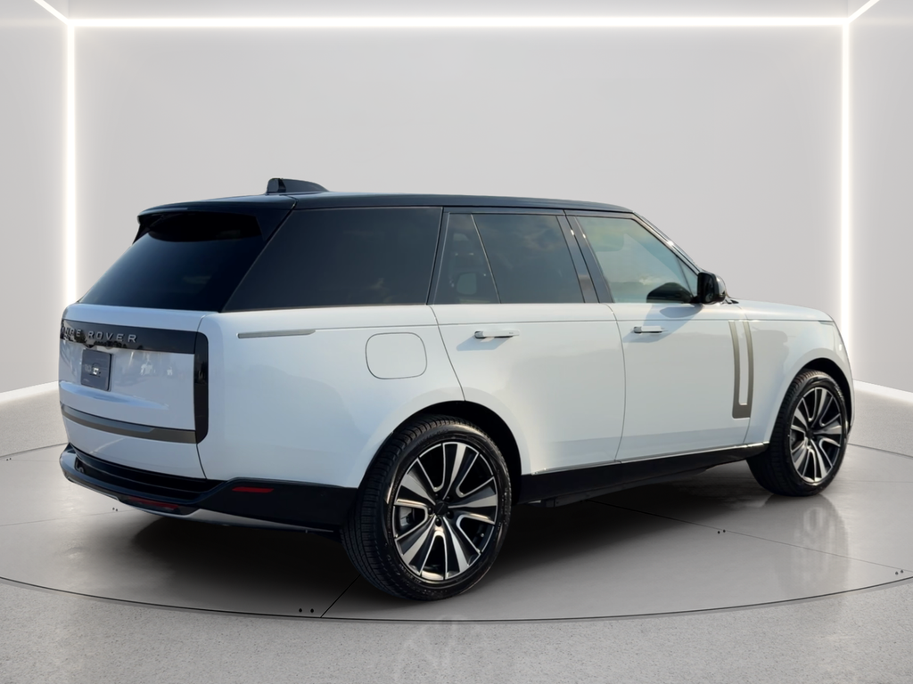 Used 2026 White Land Rover SE image 5