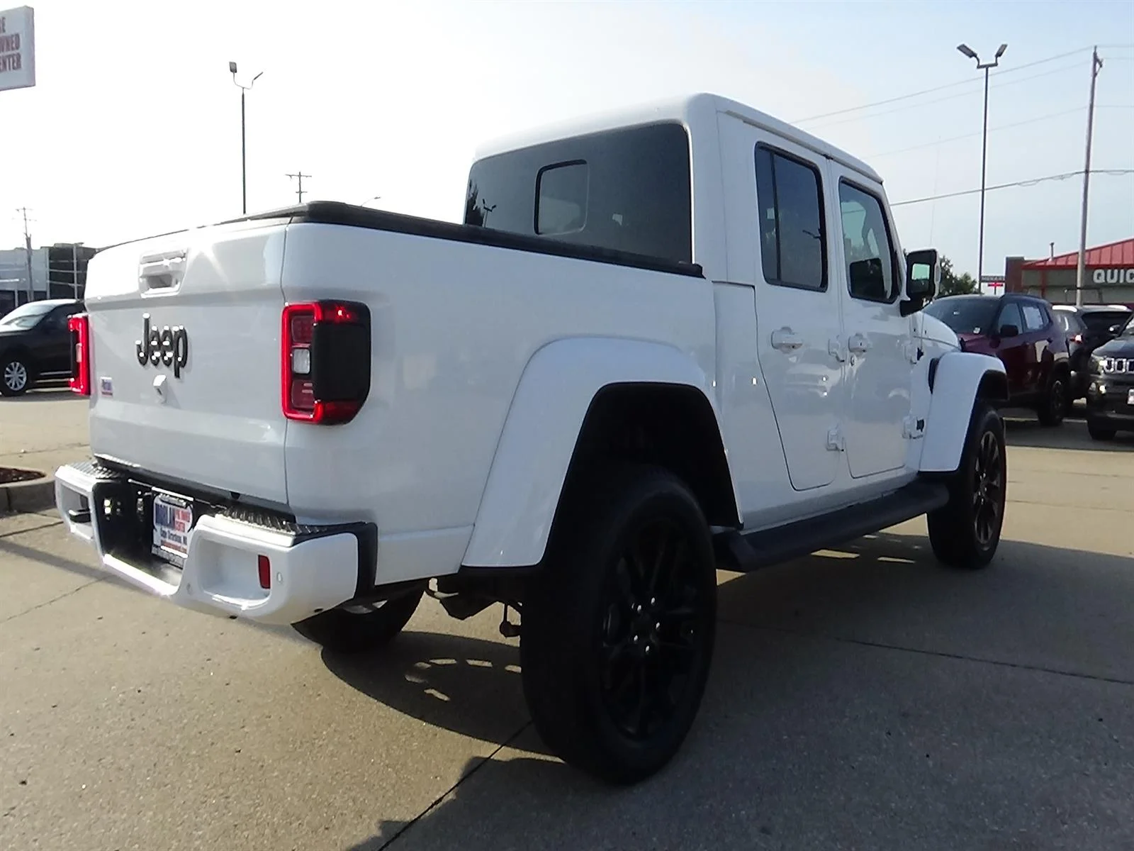 Used 2023 Bright White Clear Coat (pw7) Jeep High Altitude image 6