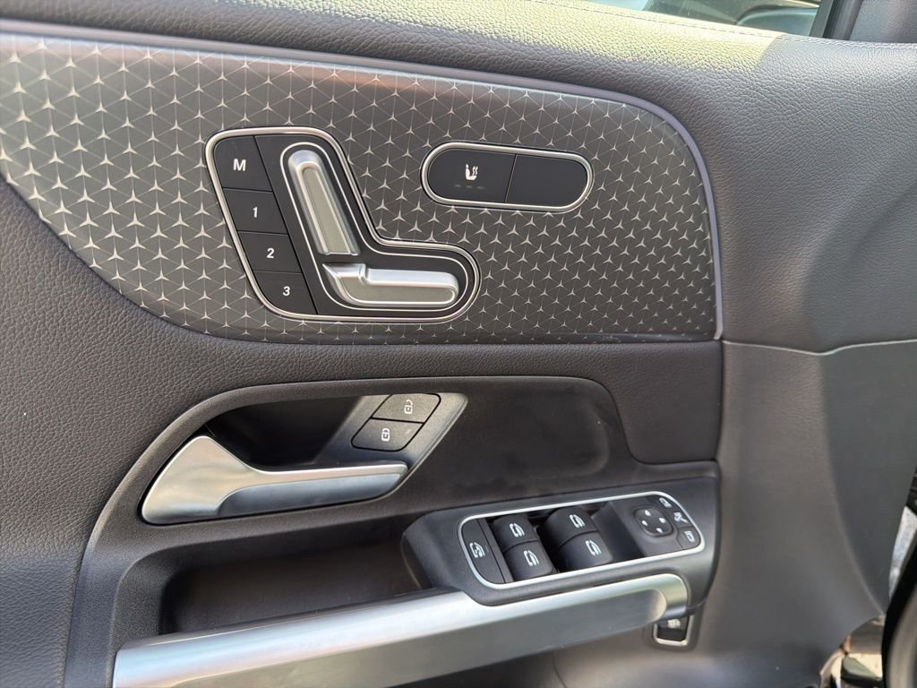 2025 Mercedes-Benz GLB Base - Photo 26