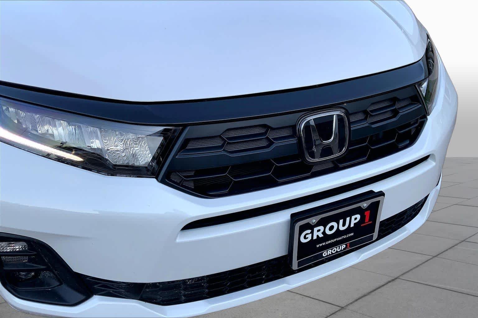 Used 2025 Platinum White Pearl Honda Sport-L image 29