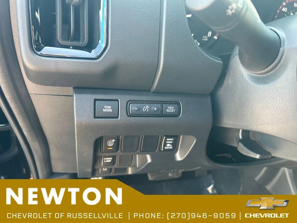 Used 2025 Black Nissan PRO-X image 7