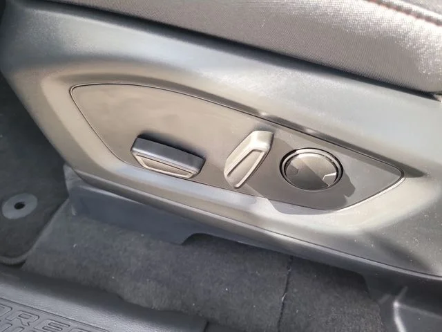 New 2027 Black Metallic Ford Active image 22