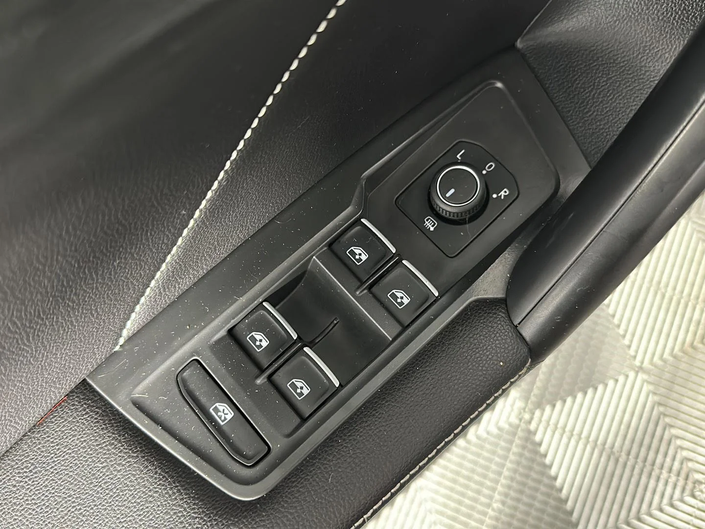 Used 2024 Deep Black Pearl Volkswagen SE R-Line Black image 12