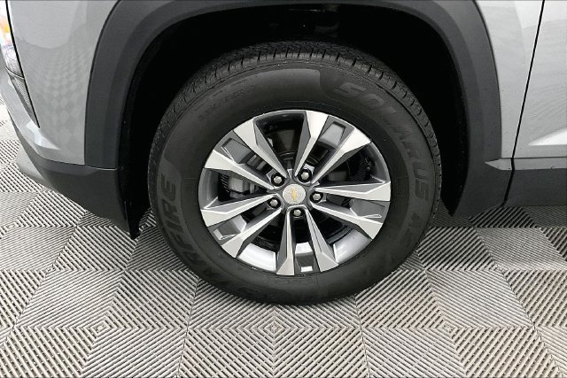 Used 2025 Sterling Gray Metallic Chevrolet LT image 10