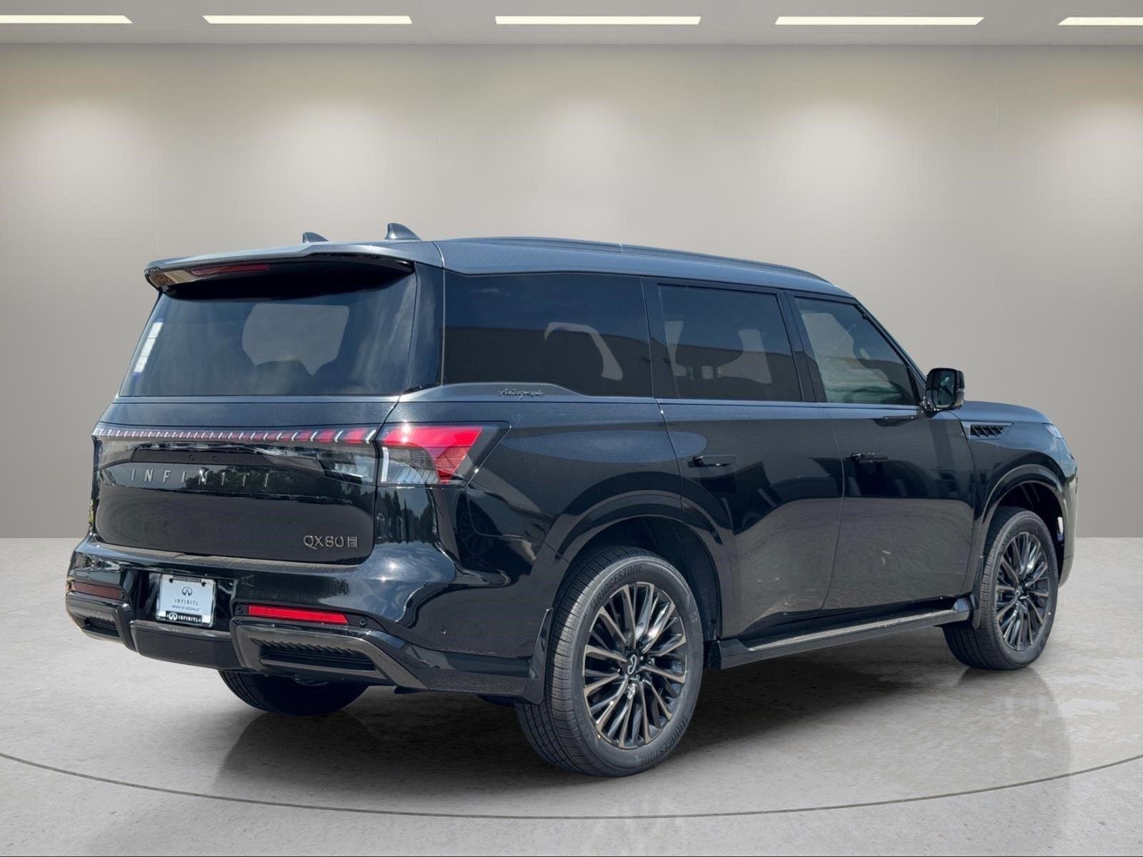 New 2026 2T MINERAL BLAC INFINITI Autograph 4WD image 6
