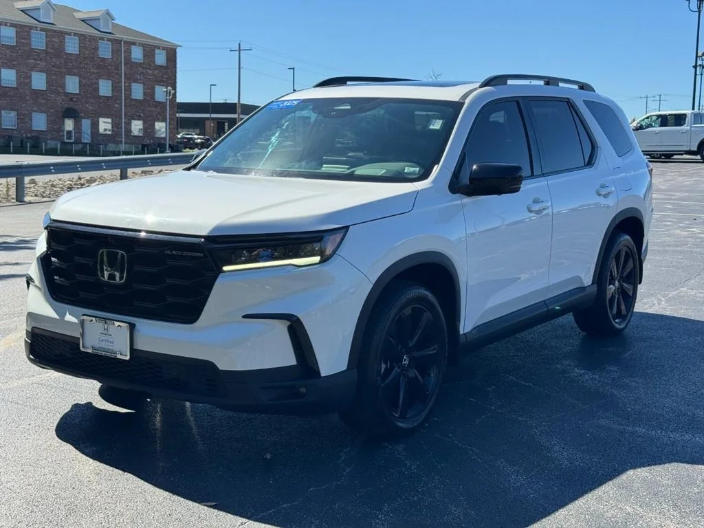 Certified Used 2025 White Honda Black Edition image 10