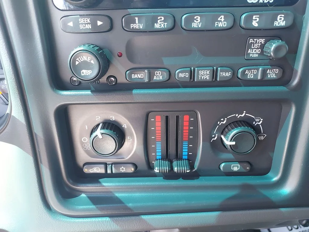 Used 2003 Gray GMC SLE image 23