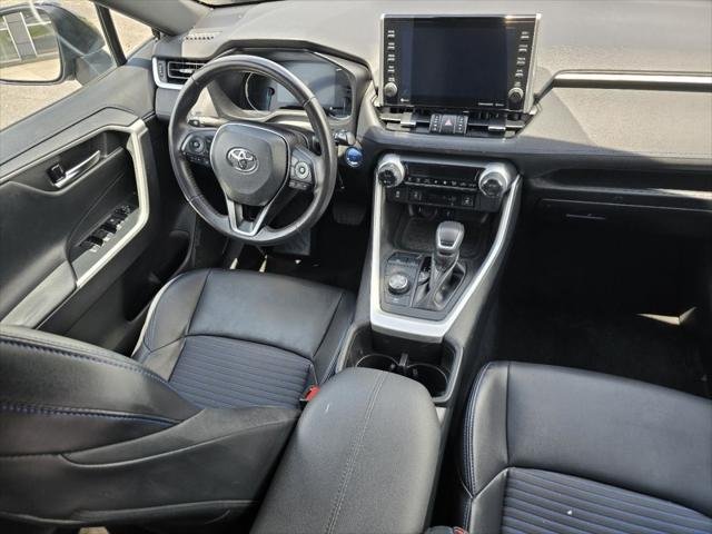 Certified Used 2022 MID BLCK/MAG GRAY Toyota  image 23