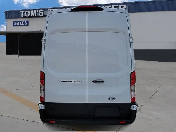 New 2026 OXFORD WHITE Ford  image 4