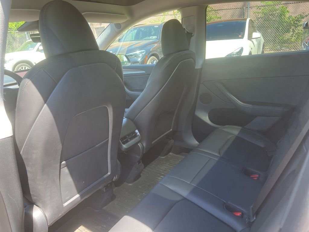 Used 2023  Tesla Performance image 13