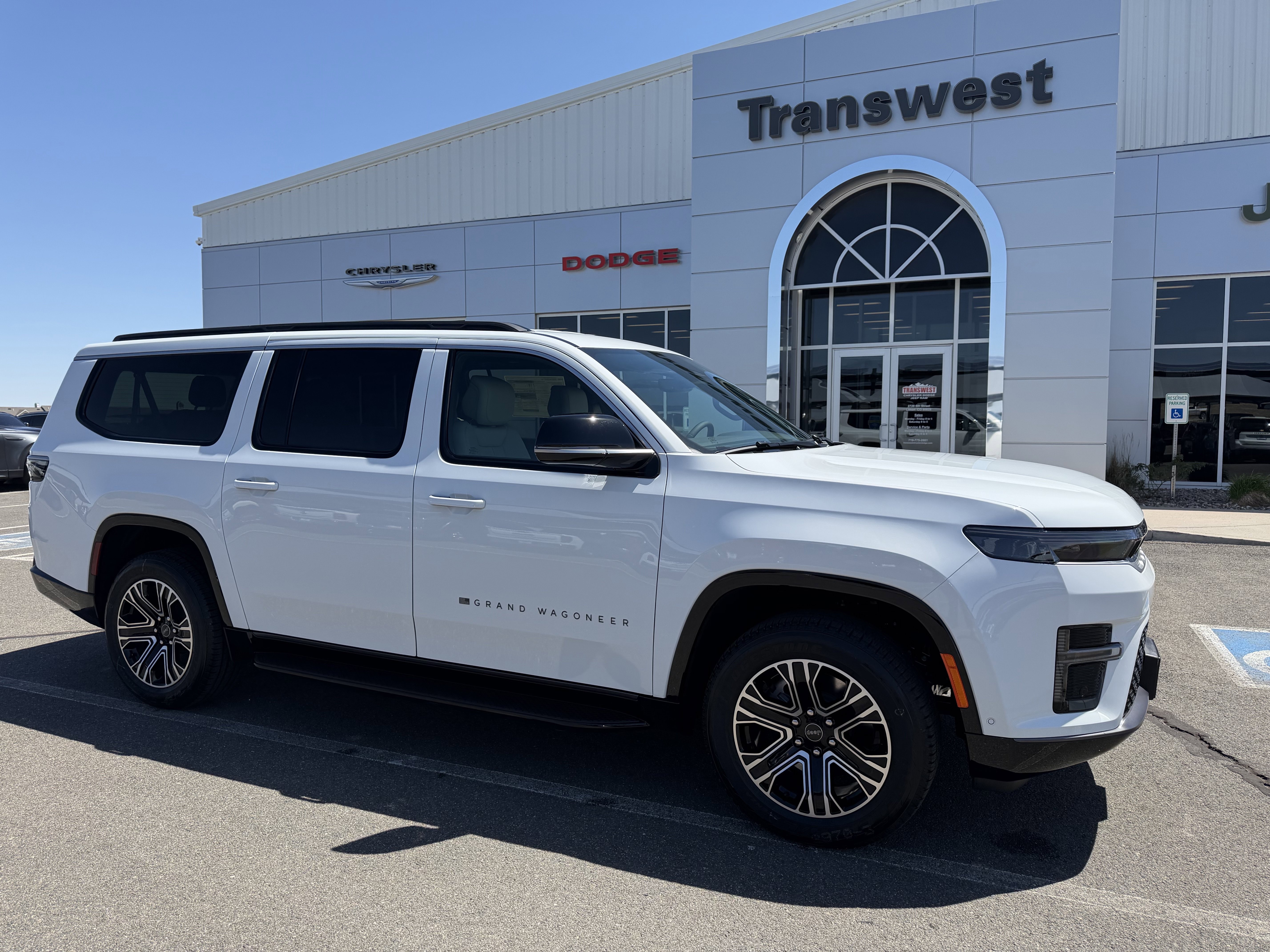 New 2026 Bright White Clear-Coat Exterior Paint Jeep  image 2