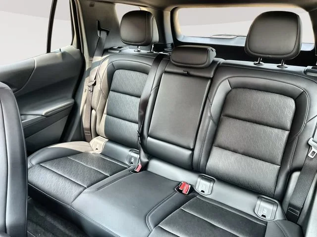2027 Chevrolet Equinox LT - Photo 32