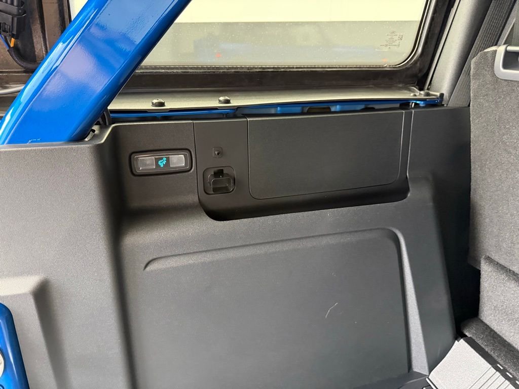 New 2026 Velocity Blue Metallic Ford Badlands® image 73