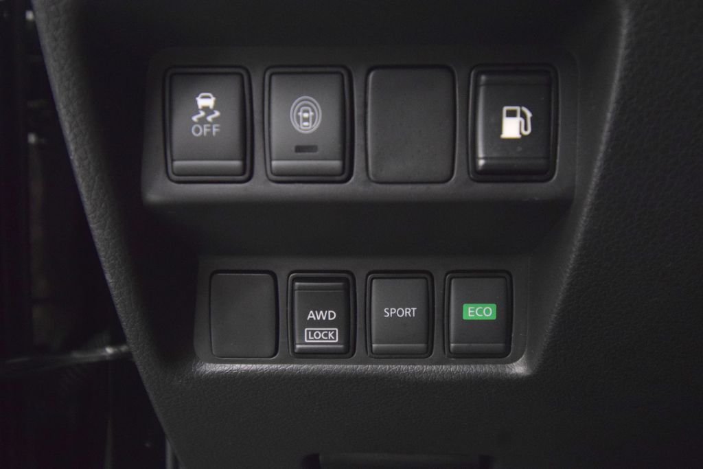 Used 2020 Black Nissan S image 29