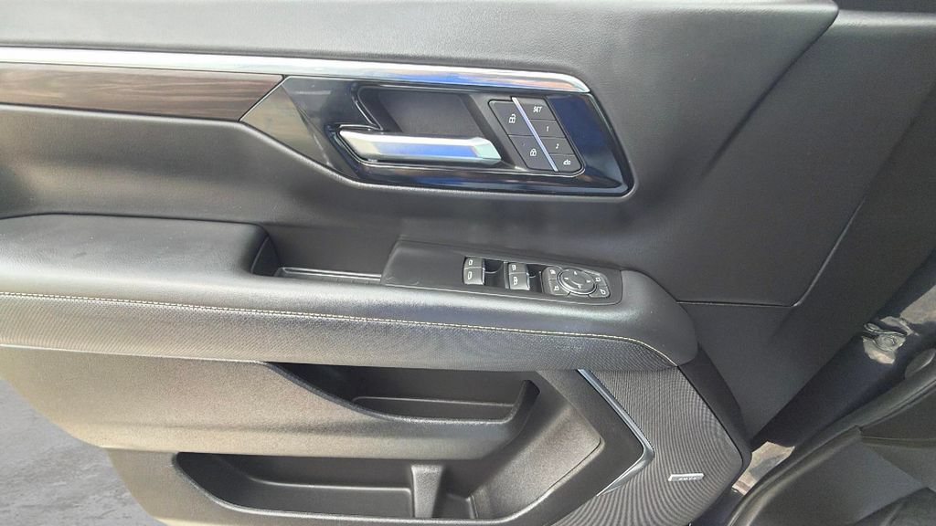 Certified Used 2025 Dark Ash Metallic Chevrolet Premier image 25