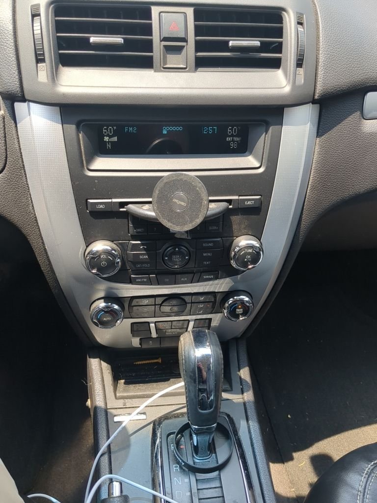 Used 2010 Red Ford SEL image 10